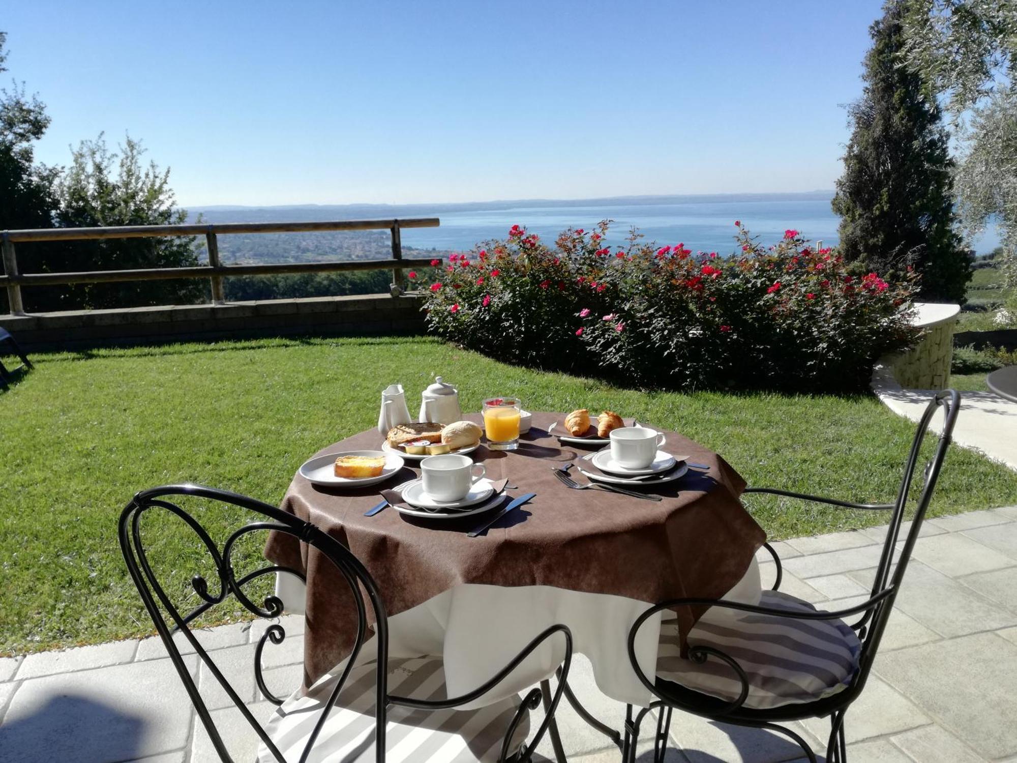 Relais Colle San Giorgio Bed and Breakfast Bardolino Buitenkant foto